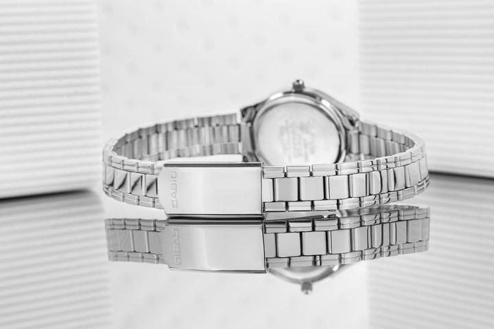 Actual product image Casio Ladies' watch LTP-1275D-7ADF + BOX