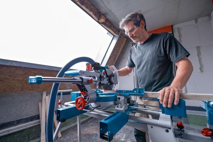 Produktbild Bosch Professional Akku-Kapp- und Gehrungssäge BITURBO GCM 18V-216 D