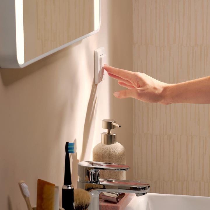 Actual product image hansgrohe Xarita Lite Q mirror, side LED lighting, 800x30x700mm, wall switch