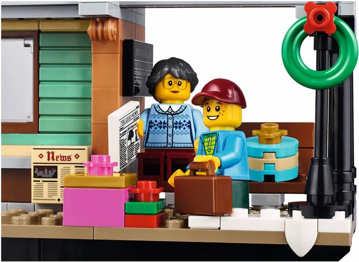 Actual product image LEGO Winter station (10259, LEGO Creator Expert)