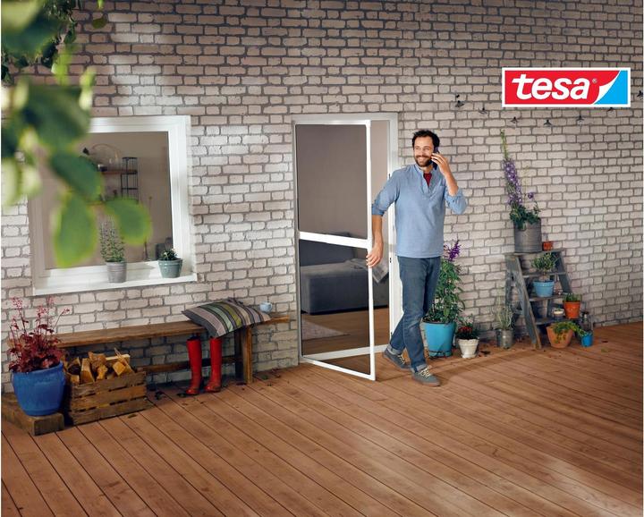 Produktbild tesa FALT Insektenschutz für Türen, grössenverstellbarer Alu-Rahmen, faltbar (220 x 100 cm)