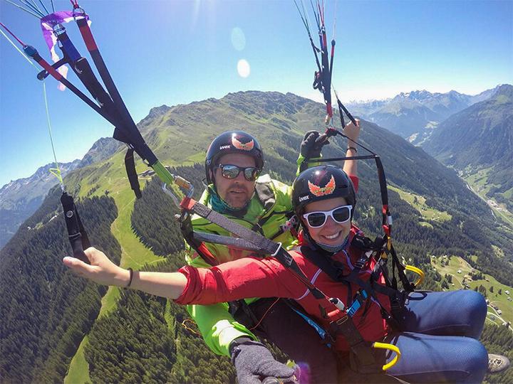 Produktbild Smartbox Gleitschirm-Tandemflug in den Sonnenuntergang im Montafon für 1 Person (1 Pers.)