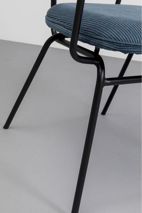 Actual product image Kare Design Armlehnstuhl Viola Blau