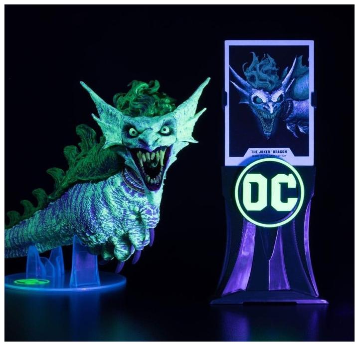 Actual product image McFarlane Dark Nights: Metal DC Multiverse Action Figure The Joker Dragon Glow in the Dark Edition (Gold