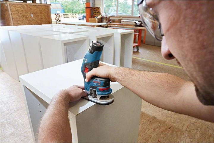 Produktbild Bosch Professional GKF 12V-8