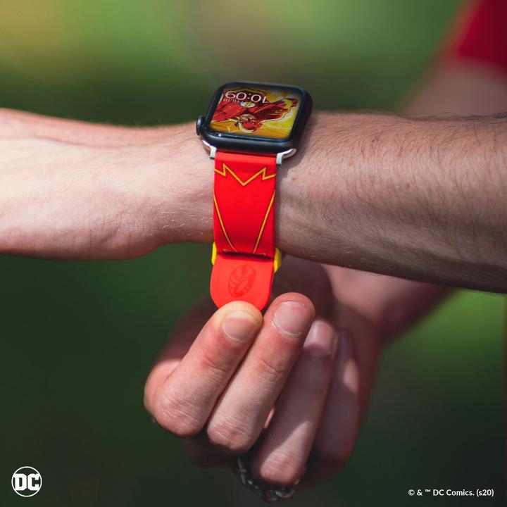 Actual product image Moby Fox DC bracelet pour smartwatch The Flash Logo (Sweat and UV-resistant, High-quality silicone)