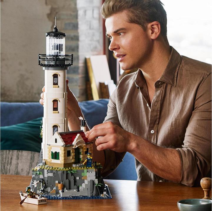 Productafbeelding LEGO Gemotoriseerde vuurtoren (21335, LEGO Ideeën, LEGO Zeldzame Sets)