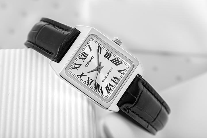 Actual product image Casio Collection (Analogue wristwatch, 22 mm)