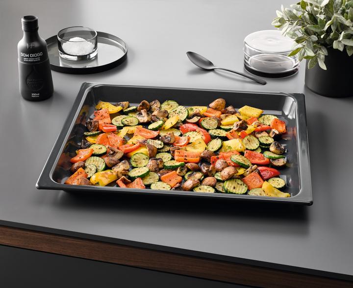 Actual product image Miele Universal plate