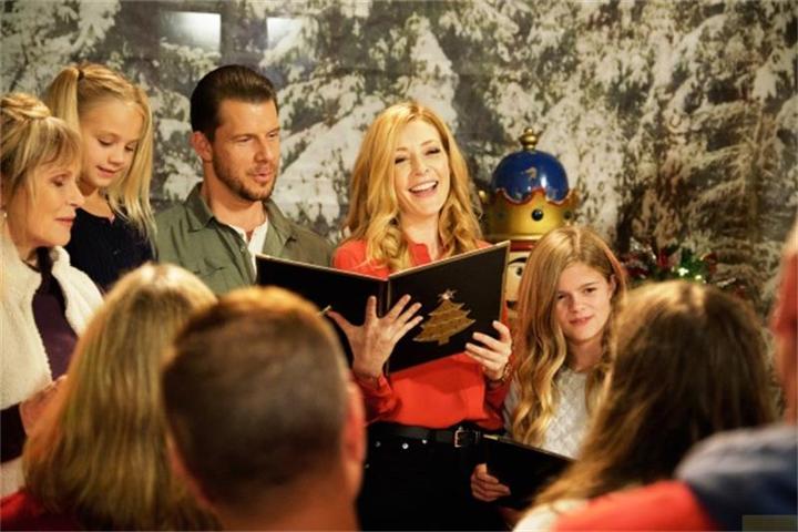 Produktbild Die Weihnachtsstadt - Zwei Herzen auf dem Weg ins Glück (DVD, 2018, Englisch, Deutsch)