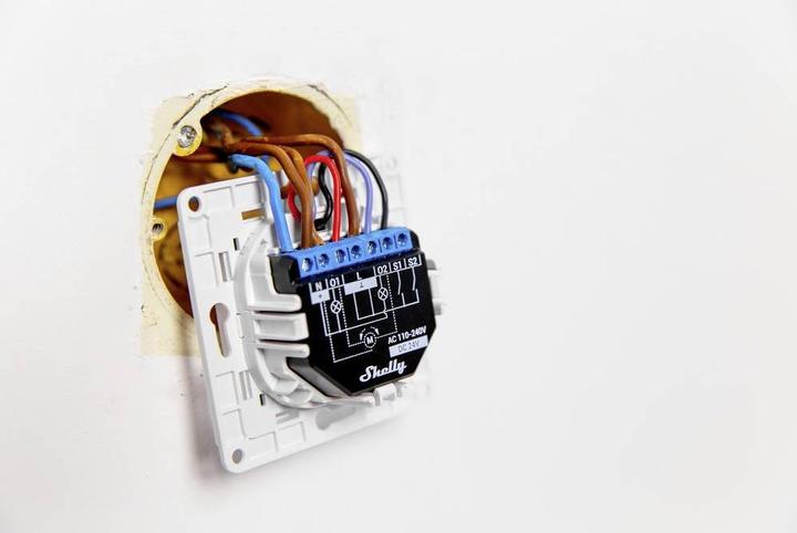 Actual product image Shelly Plus 2PM (Switch actuator)