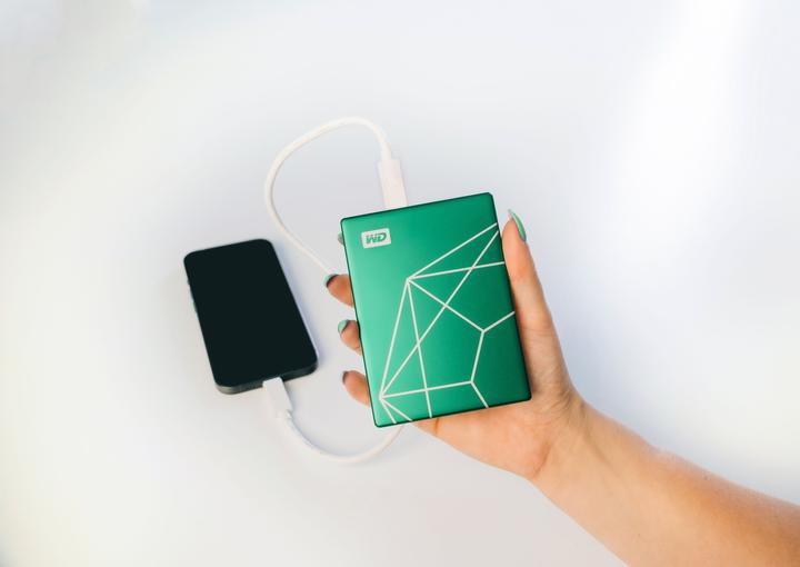 Immagine prodotto WD My Passport Ultra 20th Emerald Anniversary Edition (2 TB)