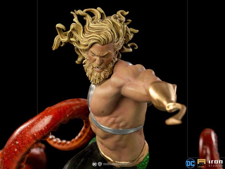 Actual product image Iron Studios DC Comics statuette 1/10 Deluxe Art Scale Aquaman 26 cm