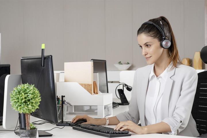 Actual product image Yealink WH62 Mono (Wireless, USB-A)