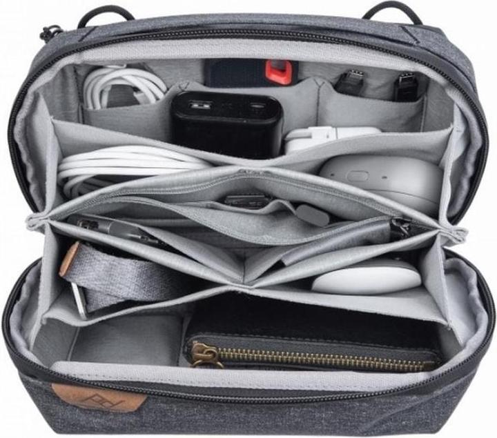 Actual product image Peak Design Tech Pouch (Camera accessory bag, 2 l)