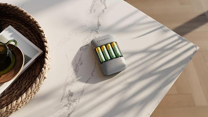 Actual product image Varta Eco Charger Pro (1 pcs., AAA, AA, Chargers without battery)