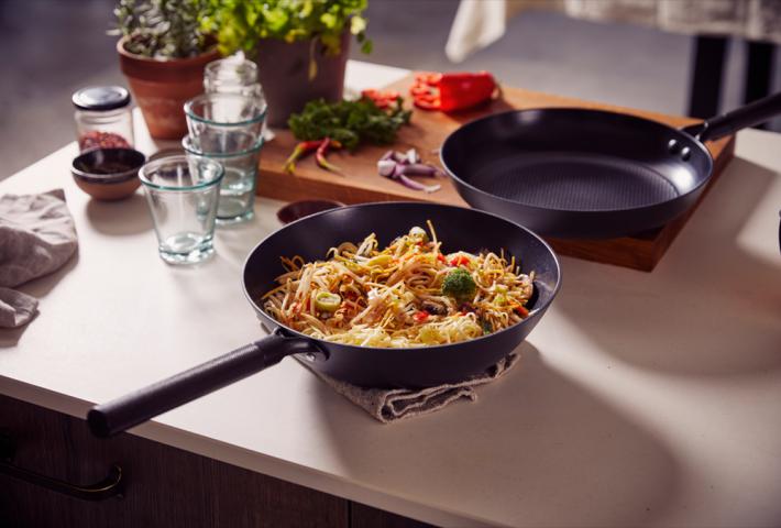 Actual product image Brabantia Pots and Pans (28 cm, Wok, Cast iron)