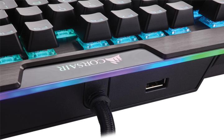 Produktbild Corsair K95 (CH, Kabelgebunden)