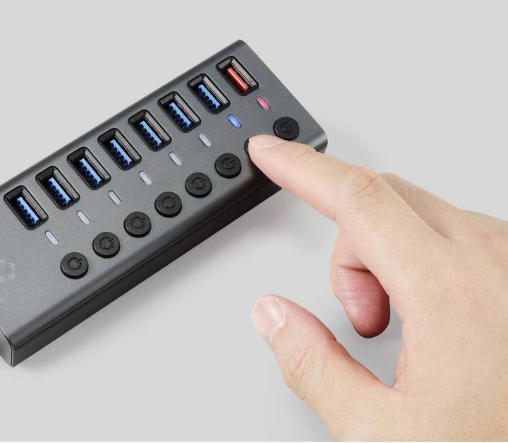 Actual product image Renkforce RF-HUB-380 8 Port USB 3.2 Gen 1 Switch + Hub (USB 3.0) with Aluminium Housing Silver-Sc (USB-A, 8 Ports)