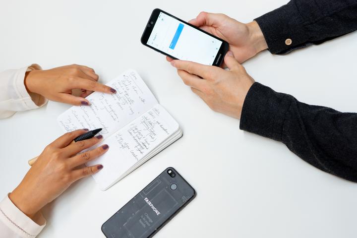 Produktbild Fairphone 3 (64 GB, Dark Translucent, 5.65", Dual SIM, 12 Mpx, 4G)