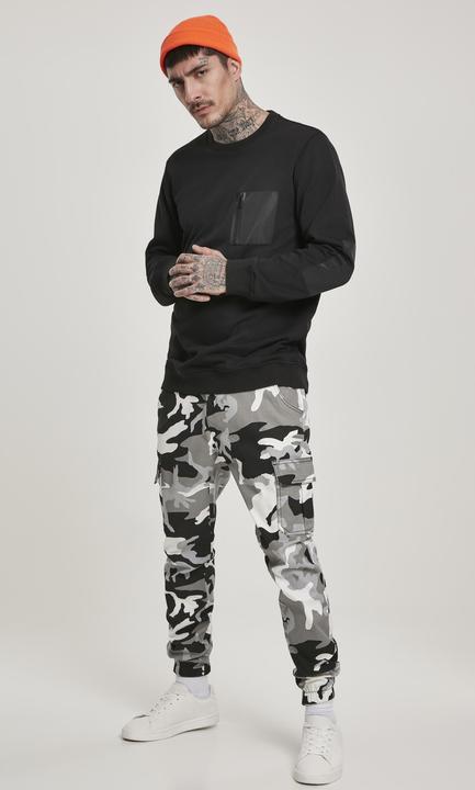Actual product image Urban Classics Camo Cargo Jogging Pants 2.0 (34)