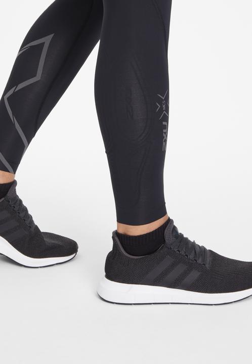 Produktbild 2XU Light Speed Compression (S)