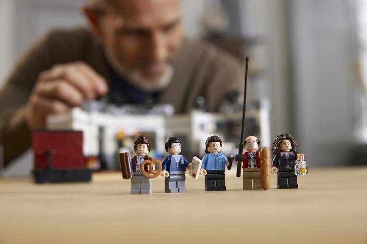 Actual product image LEGO Seinfeld (21328, LEGO Ideas, LEGO Rare Sets)
