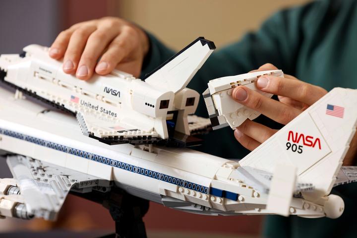 Actual product image LEGO 10360 Spaceshuttle-Transport-Jumbo