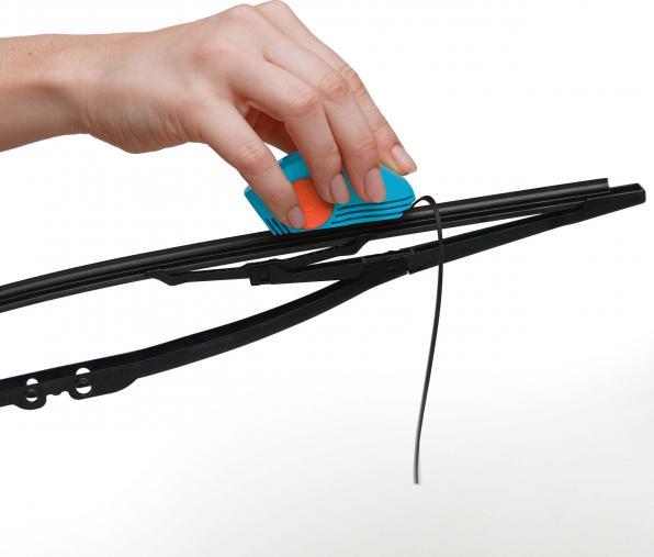 Actual product image Genius CleanCut windscreen wiper cutter and sponge