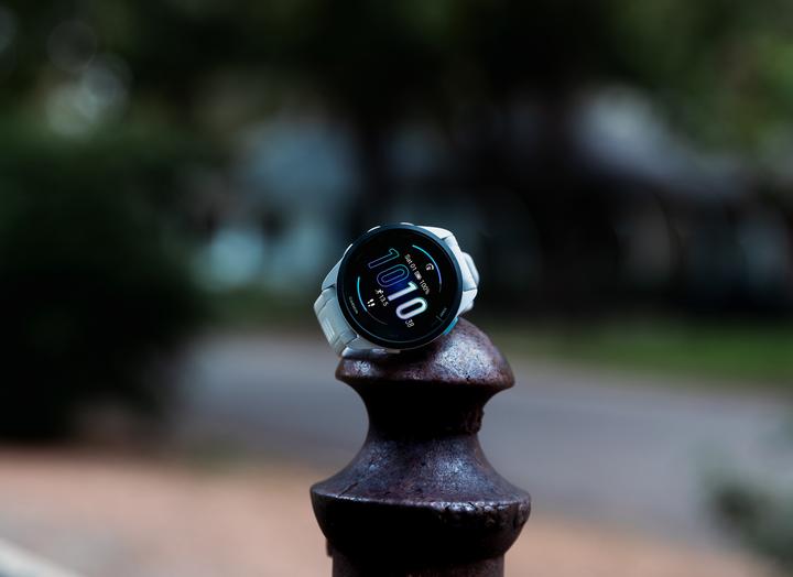 Actual product image Garmin Forerunner 165 (43 mm)