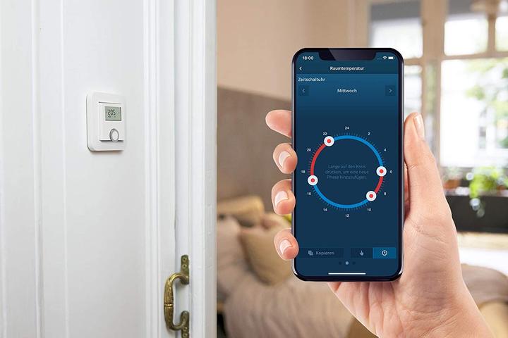 Actual product image Bosch Smart Home Smart Home room thermostat