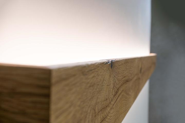 Produktbild kln.swiss Holz Wandlampe Linea (5700 lm)