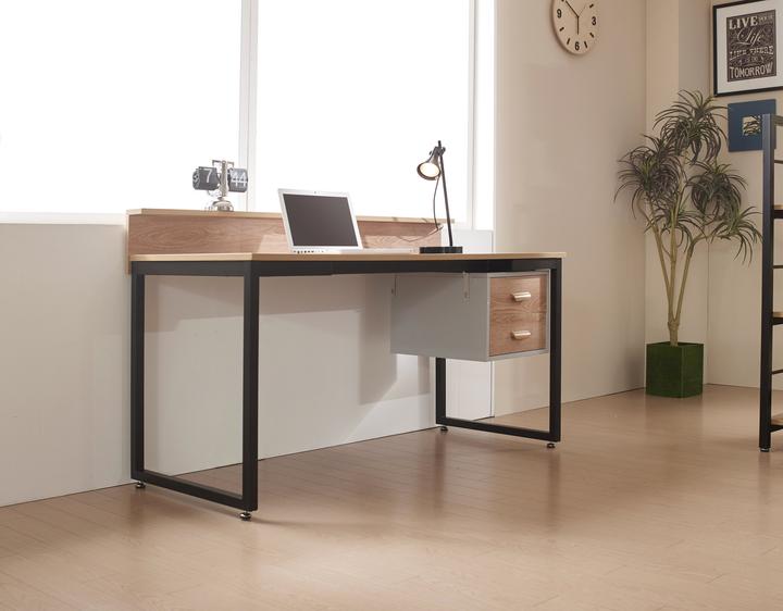 Actual product image Möbilia Tobias (140 x 60 x 84 cm)