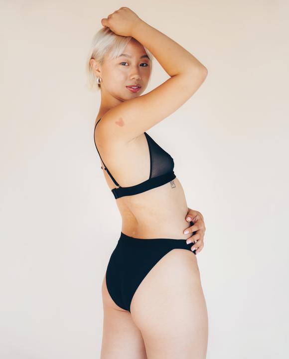 Actual product image Yoni Period underwear - organic cotton - bikini style - black XXL (XXL)