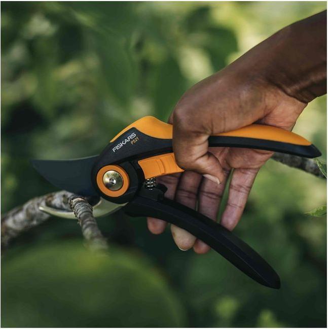 Produktbild Fiskars Plus Bypass-Gartenschere P521