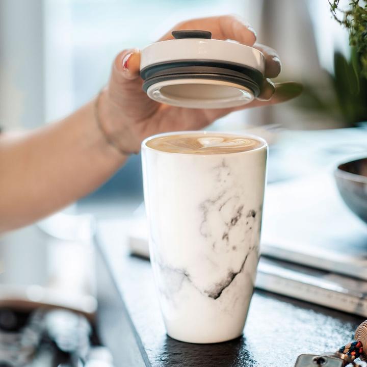 Produktbild Like. by Villeroy & Boch Becher Marmory Coffee To Go (350 ml, 1 x)