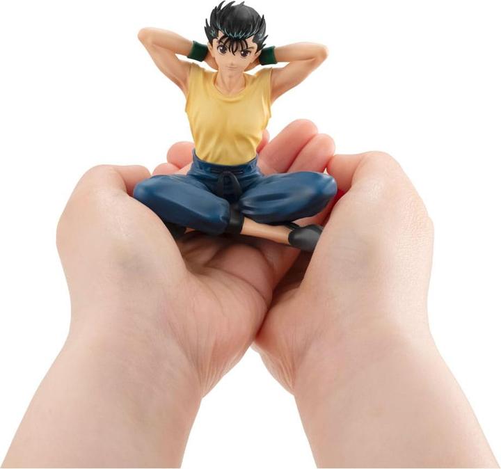 Actual product image Megahouse Yu Yu Hakusho G.E.M. PVC Statue Yusuke Urameshi Palm Size 9 cm