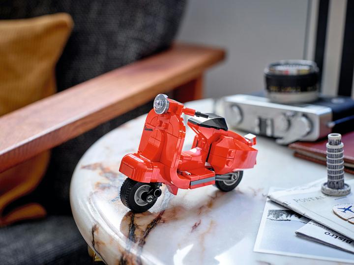 Actual product image LEGO Creator Vespa 40517 (40517, LEGO Creator Expert)