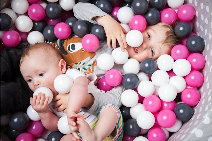 Produktbild Knorrtoys Bälleset ca. Ø7 cm - 100 balls creme/grey/rose
