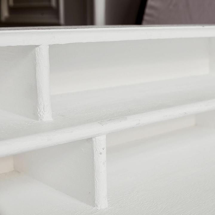 Actual product image Loberon Sekretär Penworth antikweiss