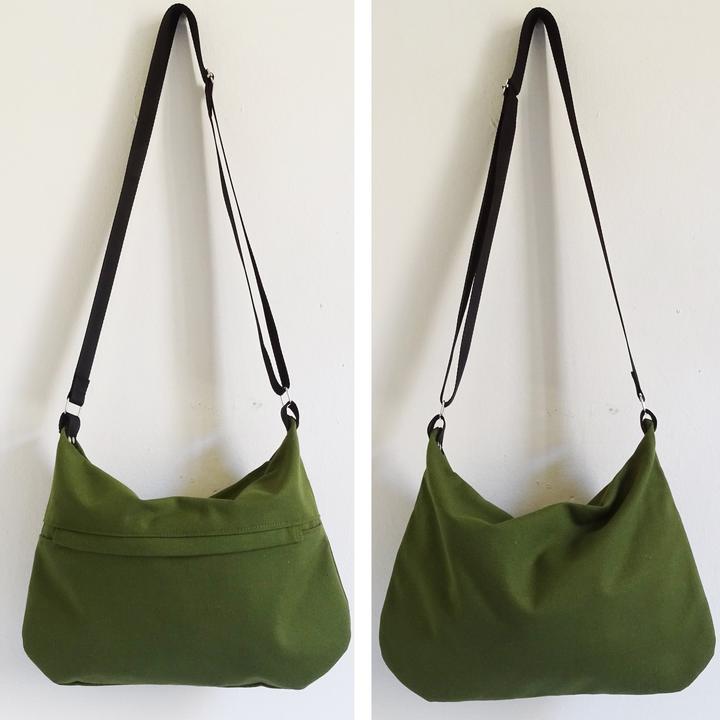 Produktbild Only-Bags.Store Medium Canvas Crossbody Bag mit Reissverschluss und Aussentasche.