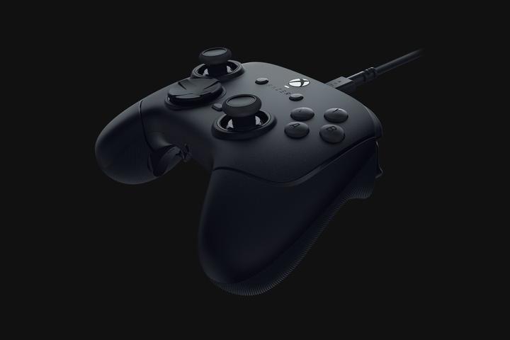 Image du produit Razer Wolverine V3 Tournament Edition, noir - Manette e-sport filaire pour Xbox & PC (Xbox One X, Xbox Series X, Xbox One S, Xbox Series S, PC)
