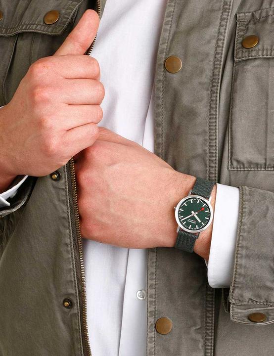 Image du produit Mondaine Classique 40 (Montre analogique, 40 mm)