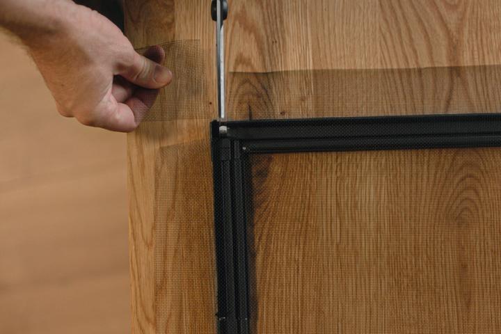 Produktbild tesa FALT Insektenschutz für Fenster, grössenverstellbarer Alu-Rahmen, faltbar (140 x 140 cm)
