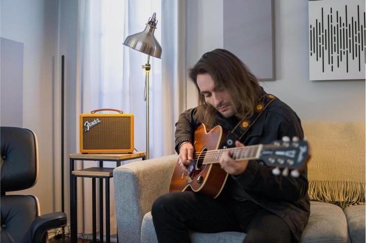 Actual product image Fender Indio 2 (25 h, Rechargeable battery operated, Electrical connection)