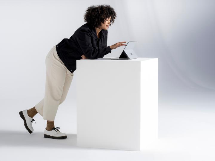 Produktbild Microsoft Surface Laptop Studio (14.40", Intel Core i7-11370H, 16 GB, 512 GB, DE)
