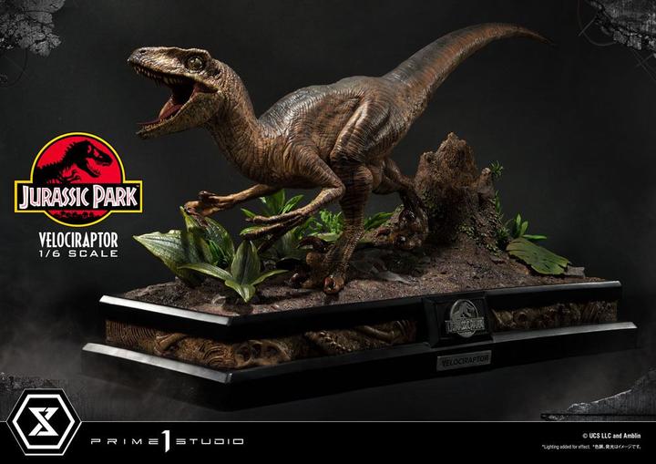 Actual product image Prime 1 Studio Jurassic Park Legacy Museum Collection Velociraptor Attack