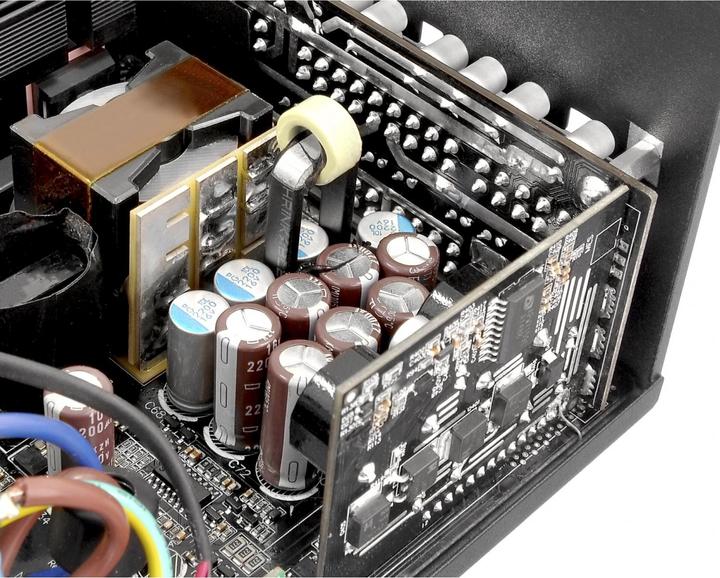 Immagine prodotto Thermaltake Toughpower GF A3 1050W 80+ Gold per Gen 5 (1050 W)