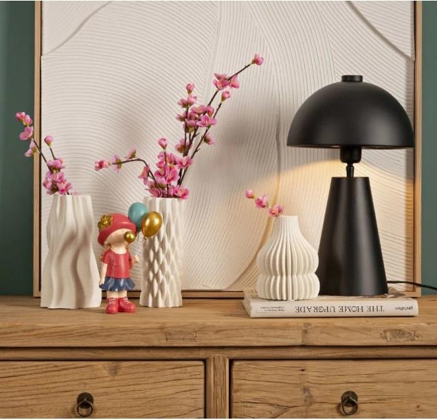 Immagine prodotto CreaDiva Figur Mädchen mit Kaugummiblase und Luftballons Bunt