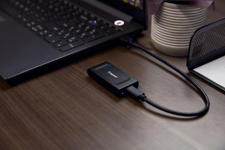 Produktbild Kingston XS1000 (2000 GB)